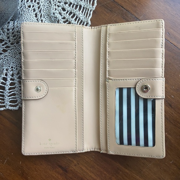 Kate Spade Staci Colorblock Bifold Beige Wallet - Picture 5 of 16